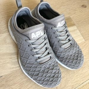 APL Phantom Size 7.5 In amazing condition